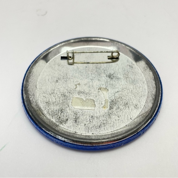 VINTAGE 1975 3” Sea World Button Orca Killer Whale Pin Back - Picture 2 of 8